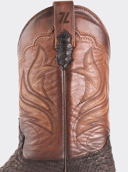 Bota Rodeo con Suela de Cuero en Piel Genuina de Pitón Nobuck Café Estilo 1558